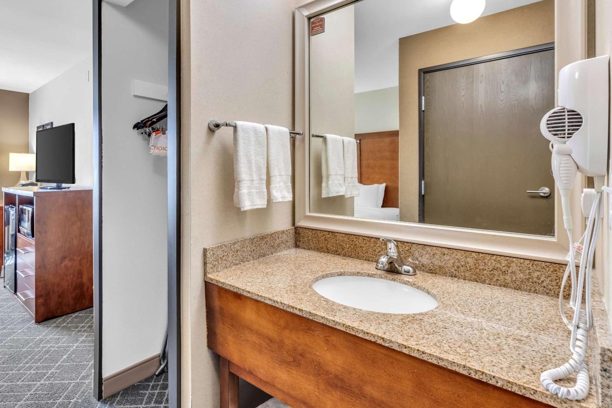 Comfort Inn Denver West Arvada Station Wheat Ridge Esterno foto